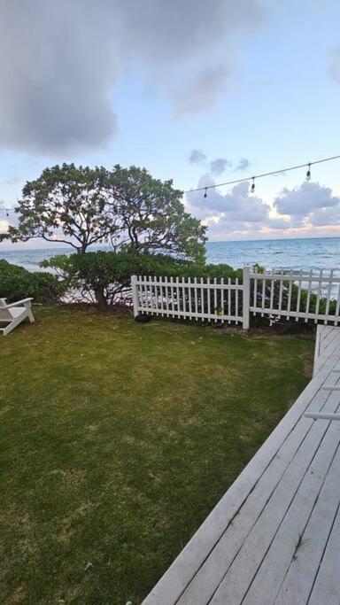 Moeʻuhane Kai Beach Front Home Hau'ula Eksteriør billede